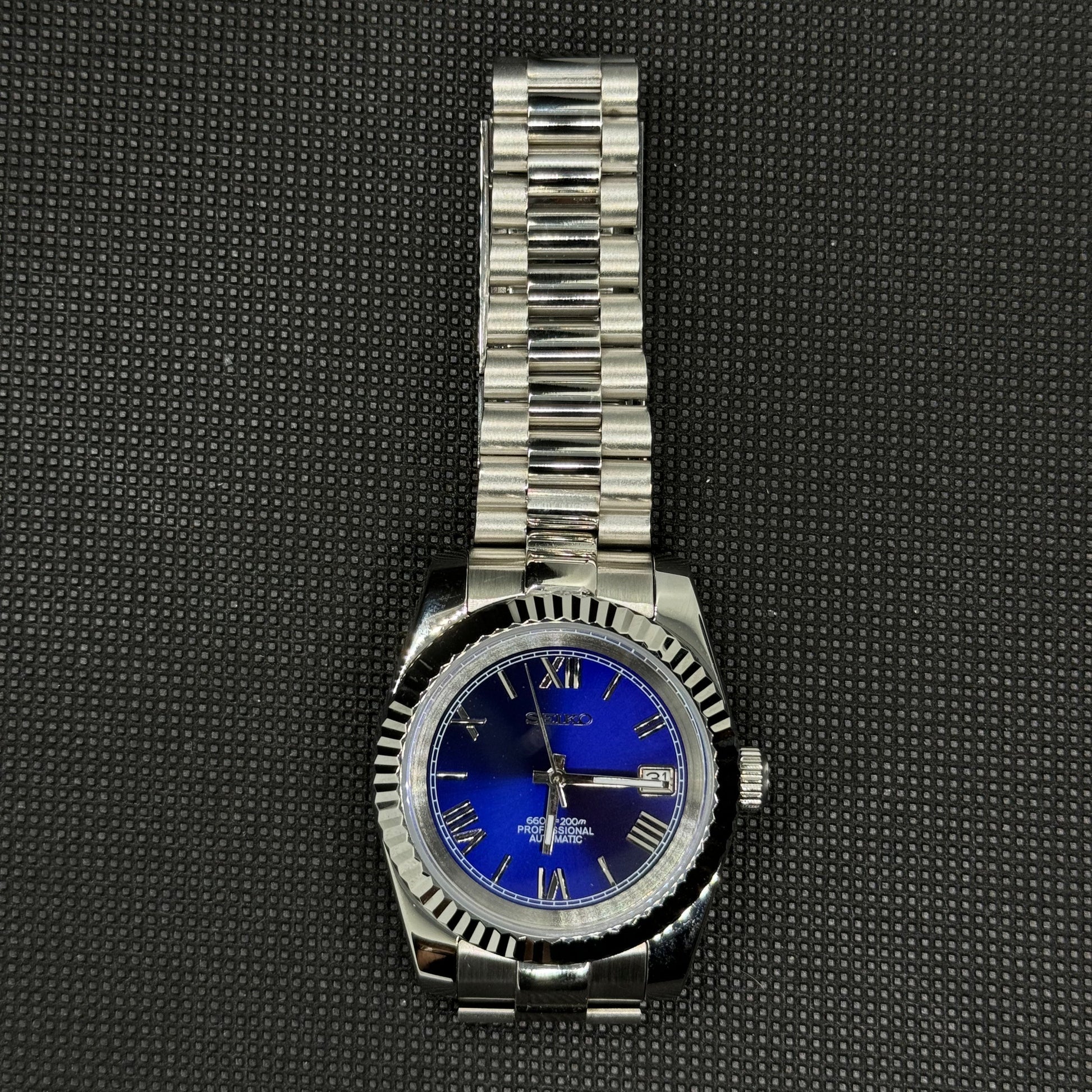 Seiko Datejust Roman Mod - Navy Blue - Tempus Mods